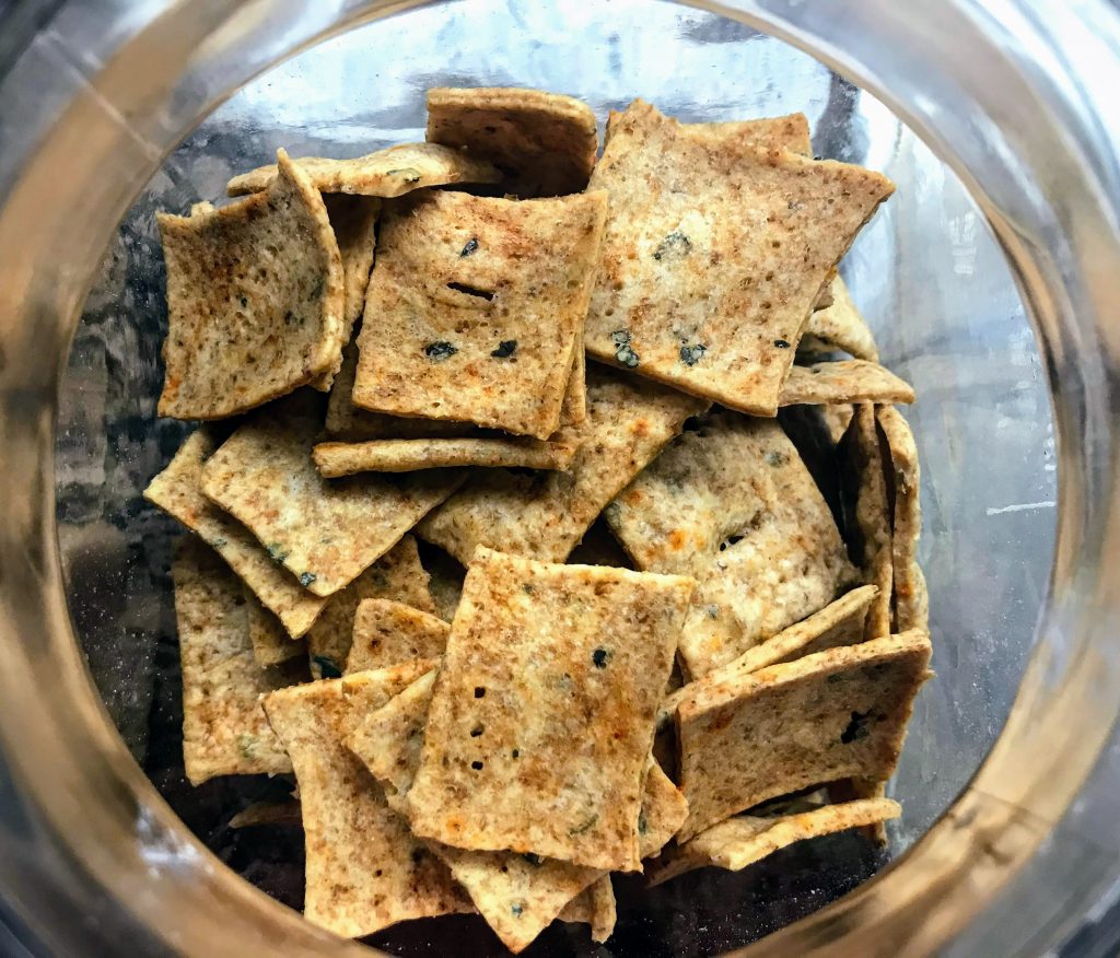 Sourdough cracker - tomato and herbs